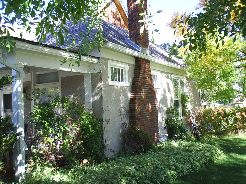 640 Hollins Avenue Property Photo 7