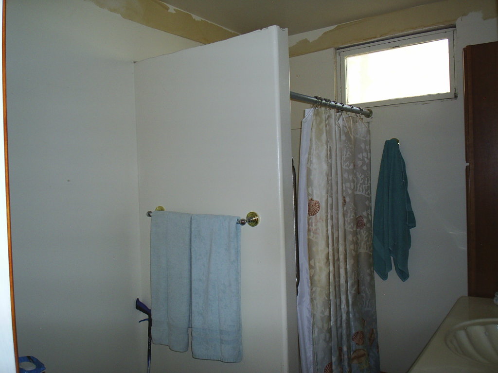 640 Hollins Avenue Property Photo 17