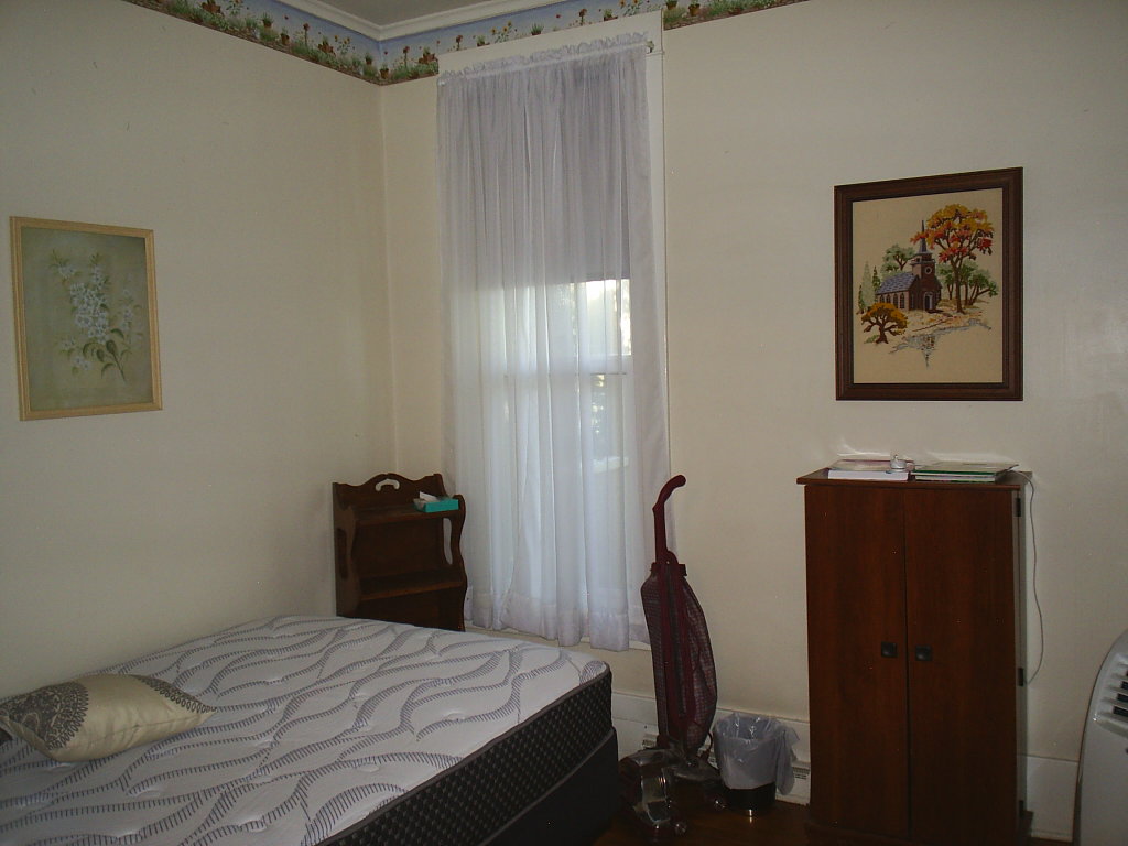 640 Hollins Avenue Property Photo 18