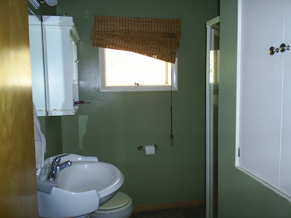 640 Hollins Avenue Property Photo 27