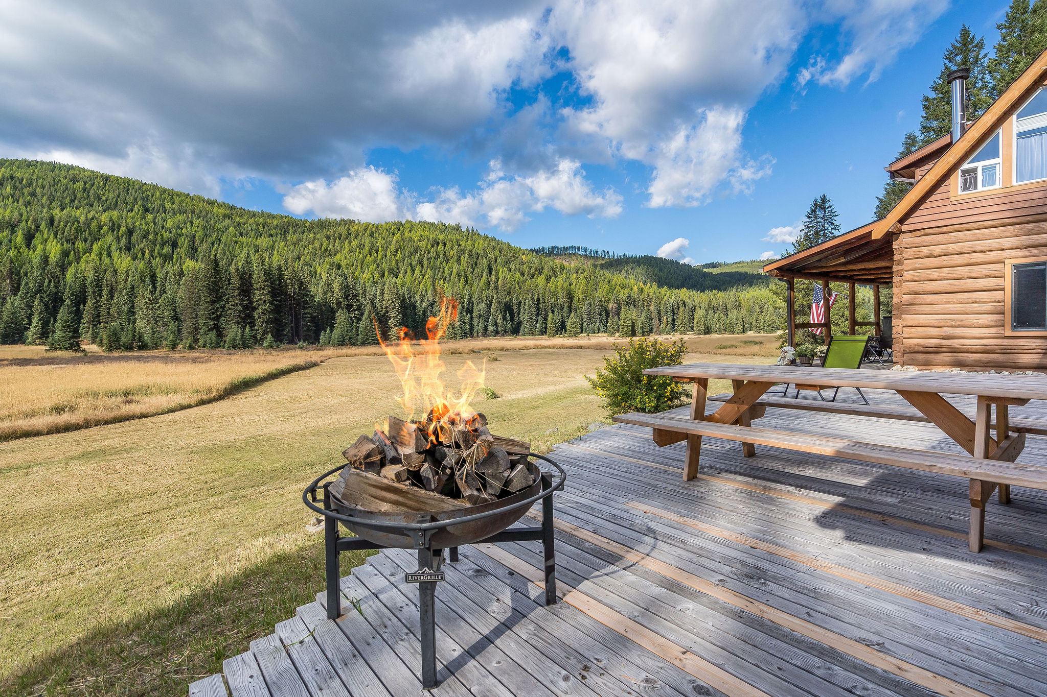 2560 Mountain Meadow Road Property Photo 4