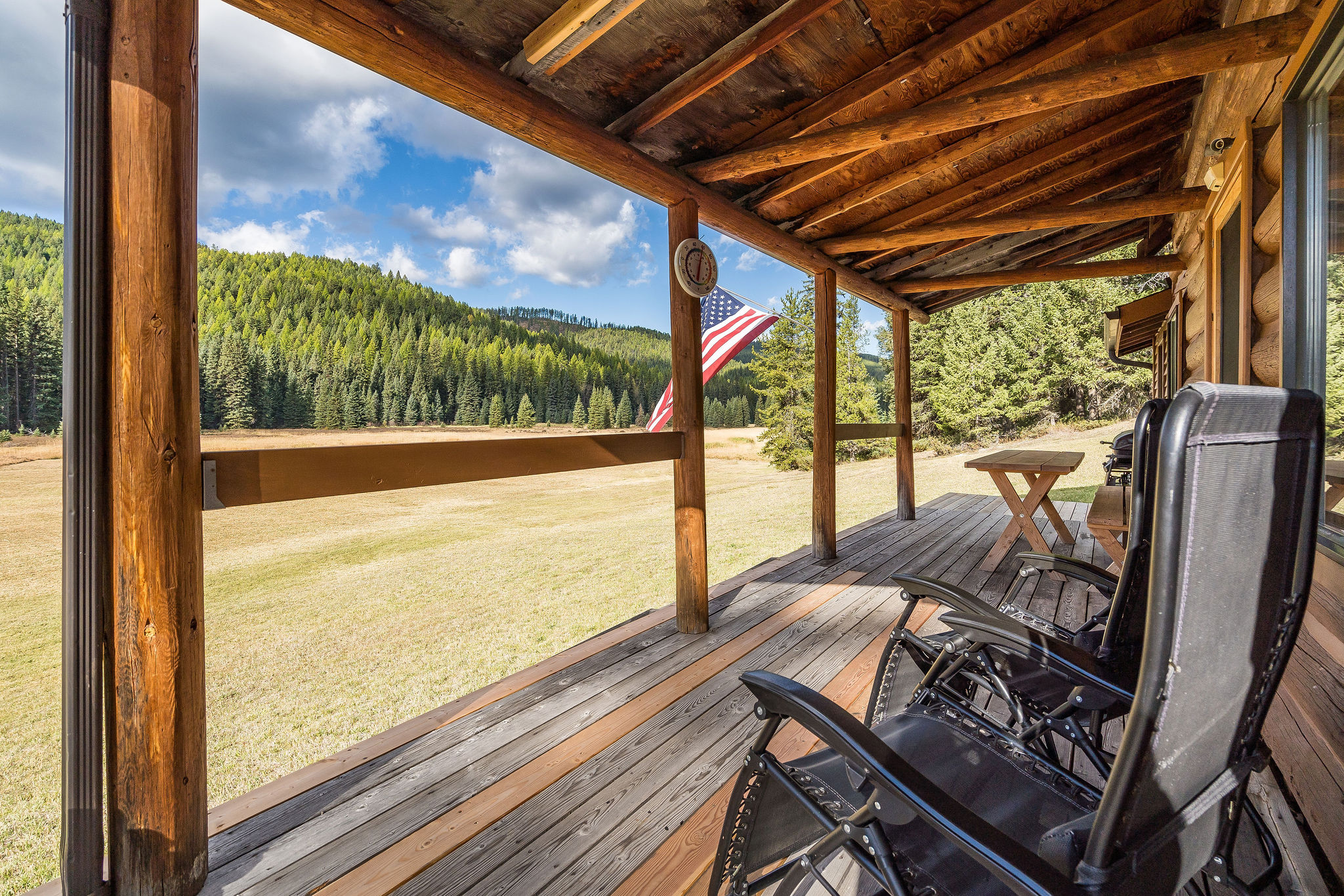2560 Mountain Meadow Road Property Photo 5