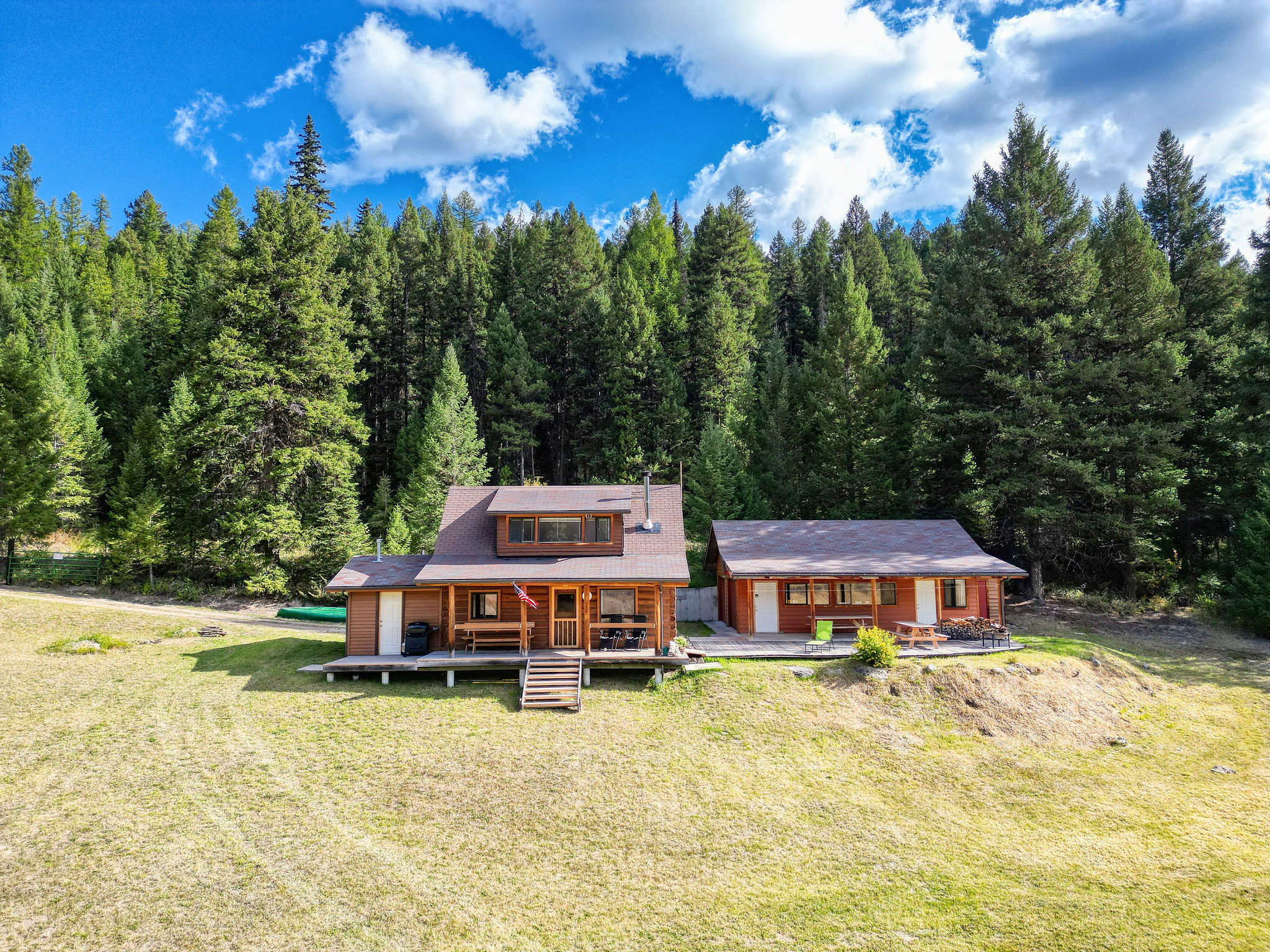 2560 Mountain Meadow Road Property Photo 6