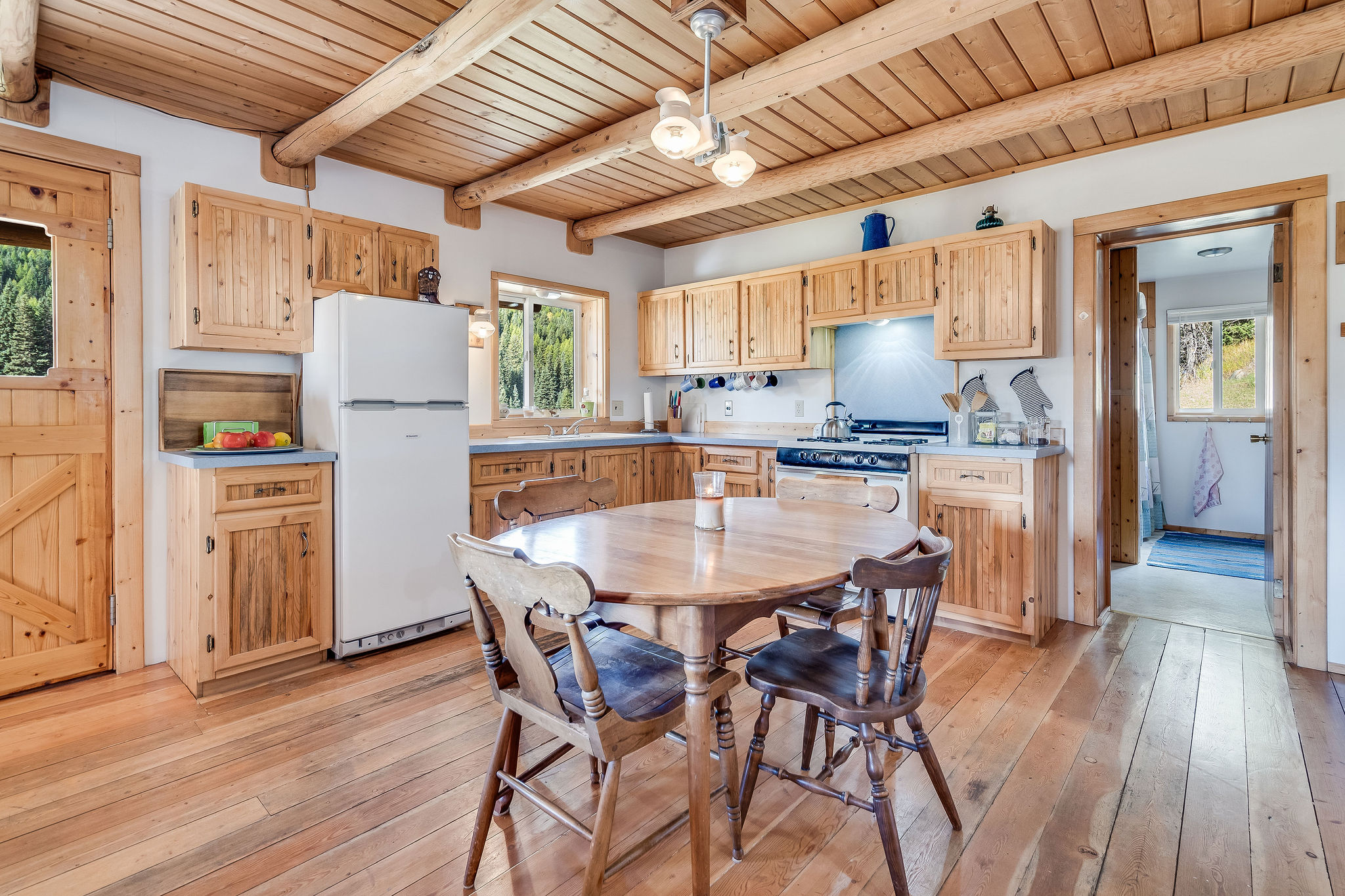 2560 Mountain Meadow Road Property Photo 10