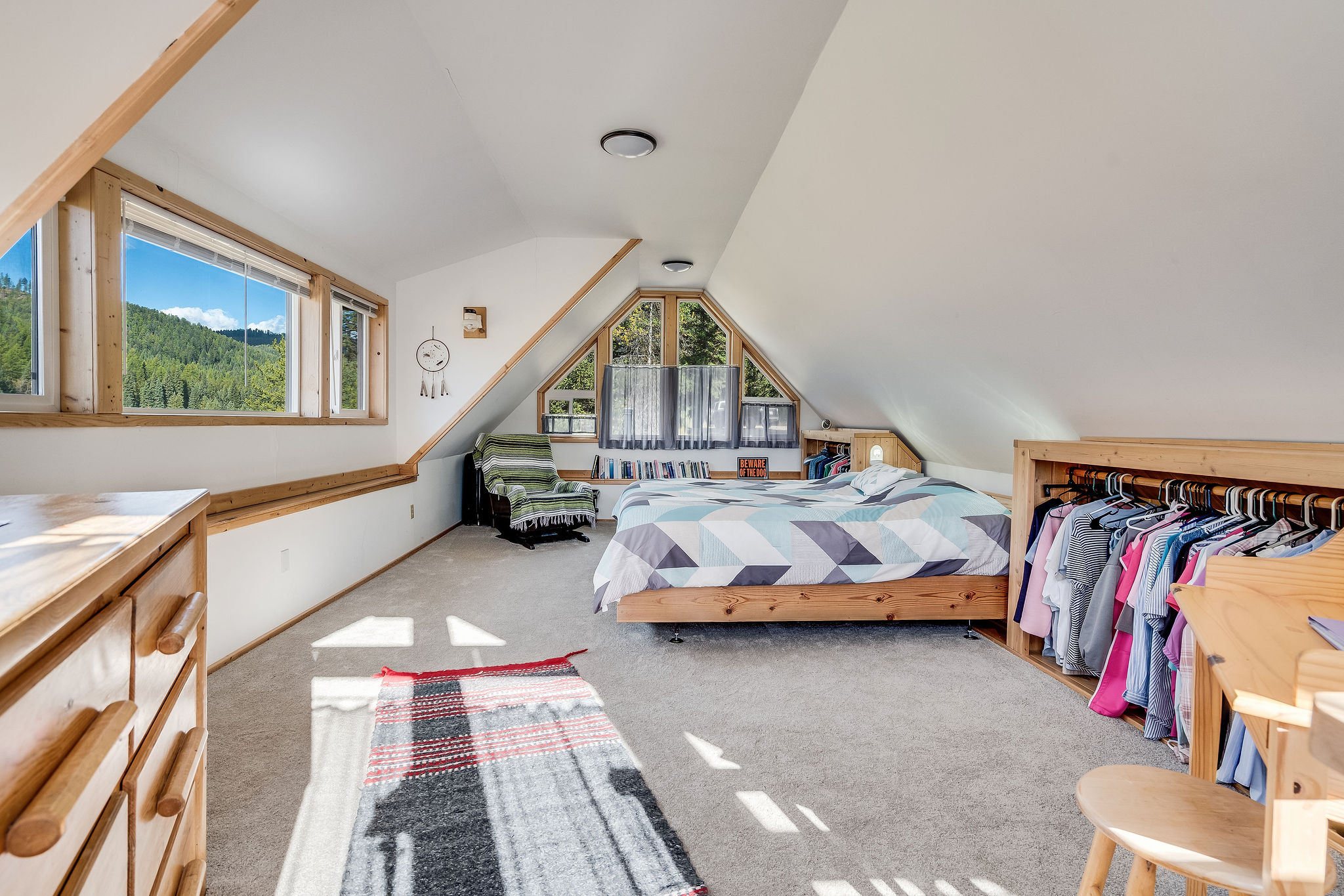 2560 Mountain Meadow Road Property Photo 14