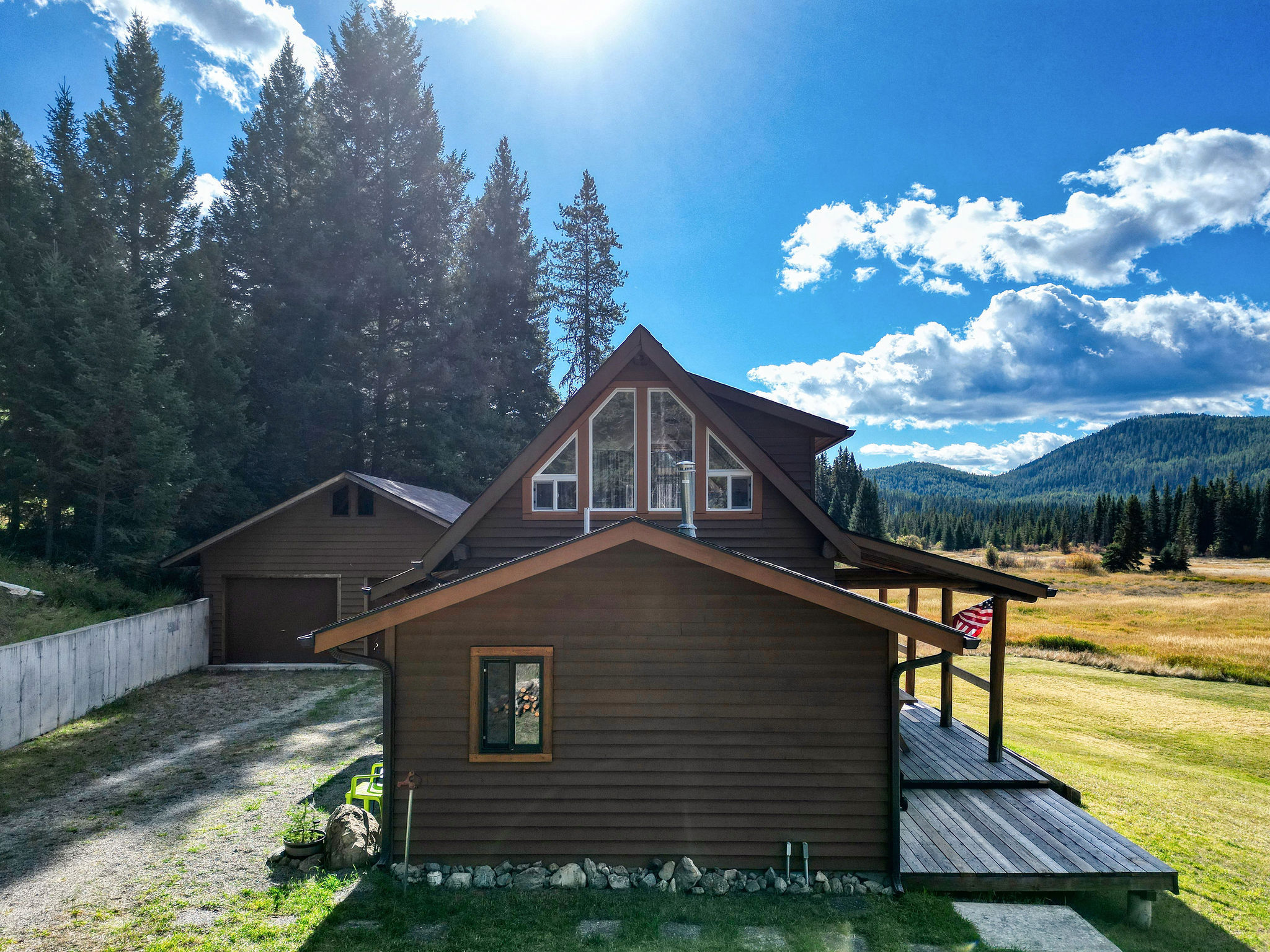 2560 Mountain Meadow Road Property Photo 26