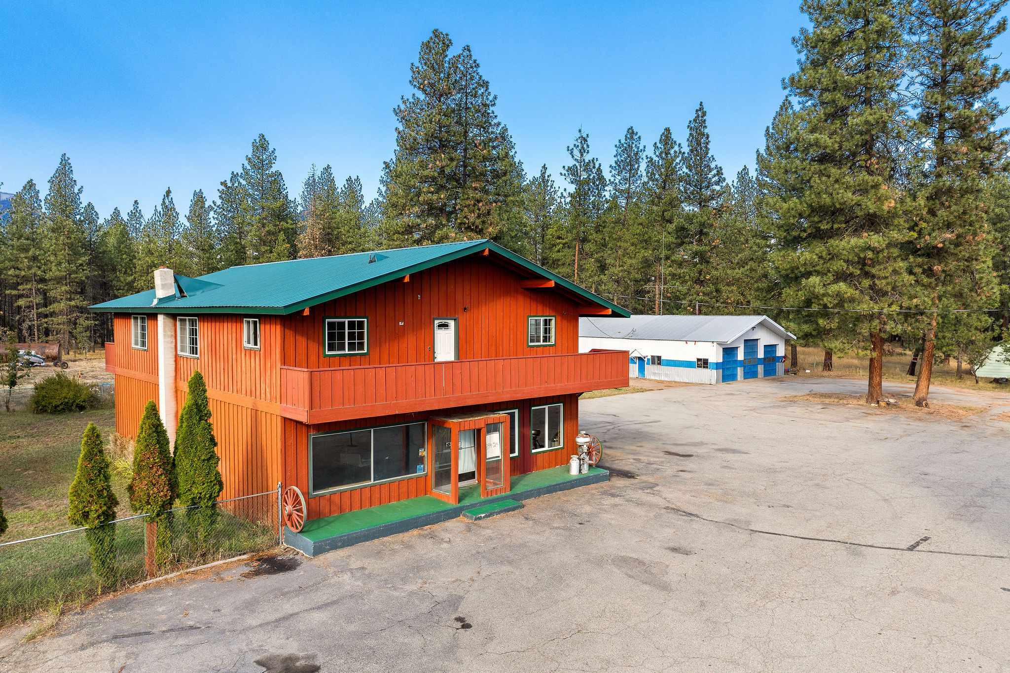 39424 Us Highway 2 Property Photo 1