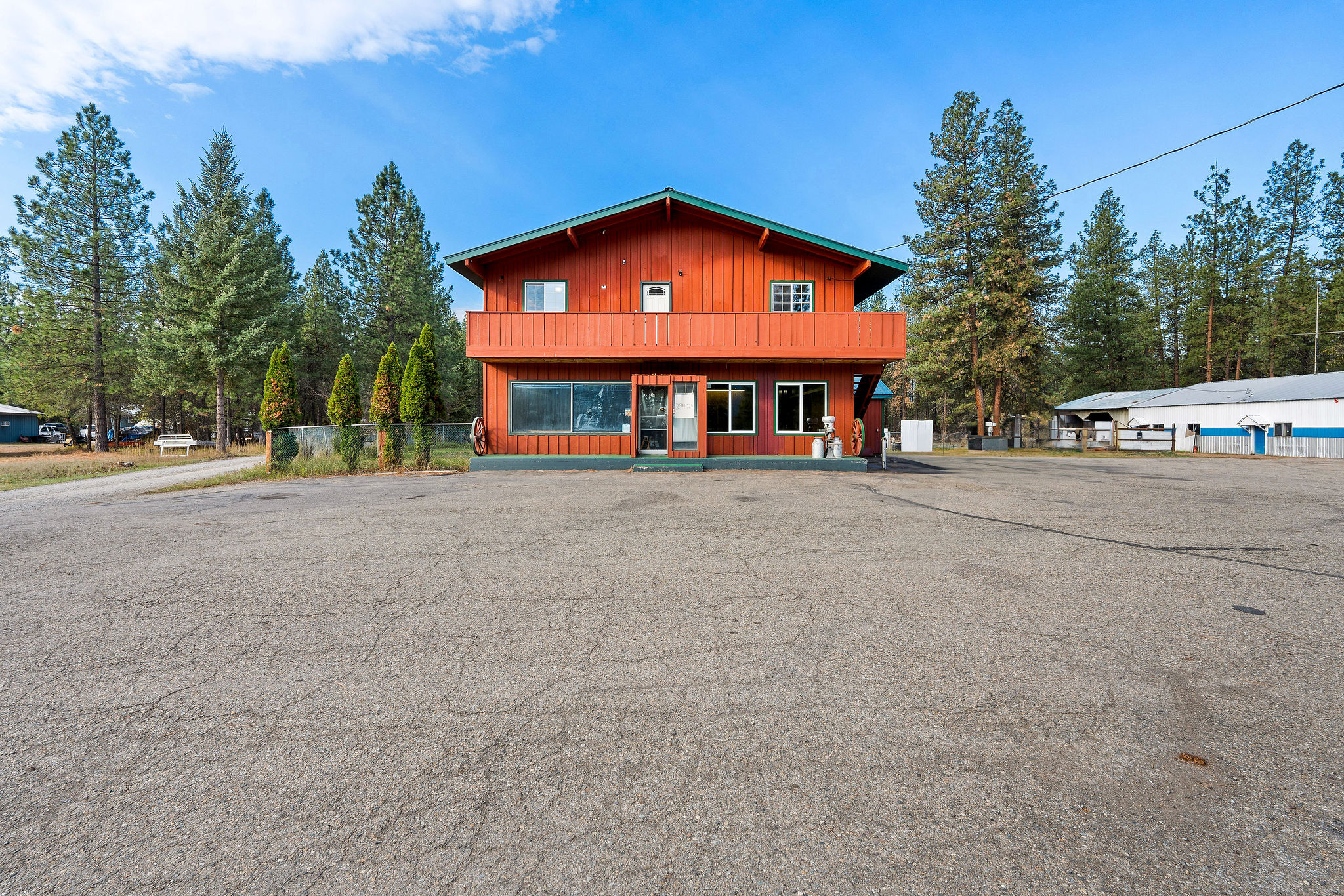 39424 Us Highway 2 Property Photo 2