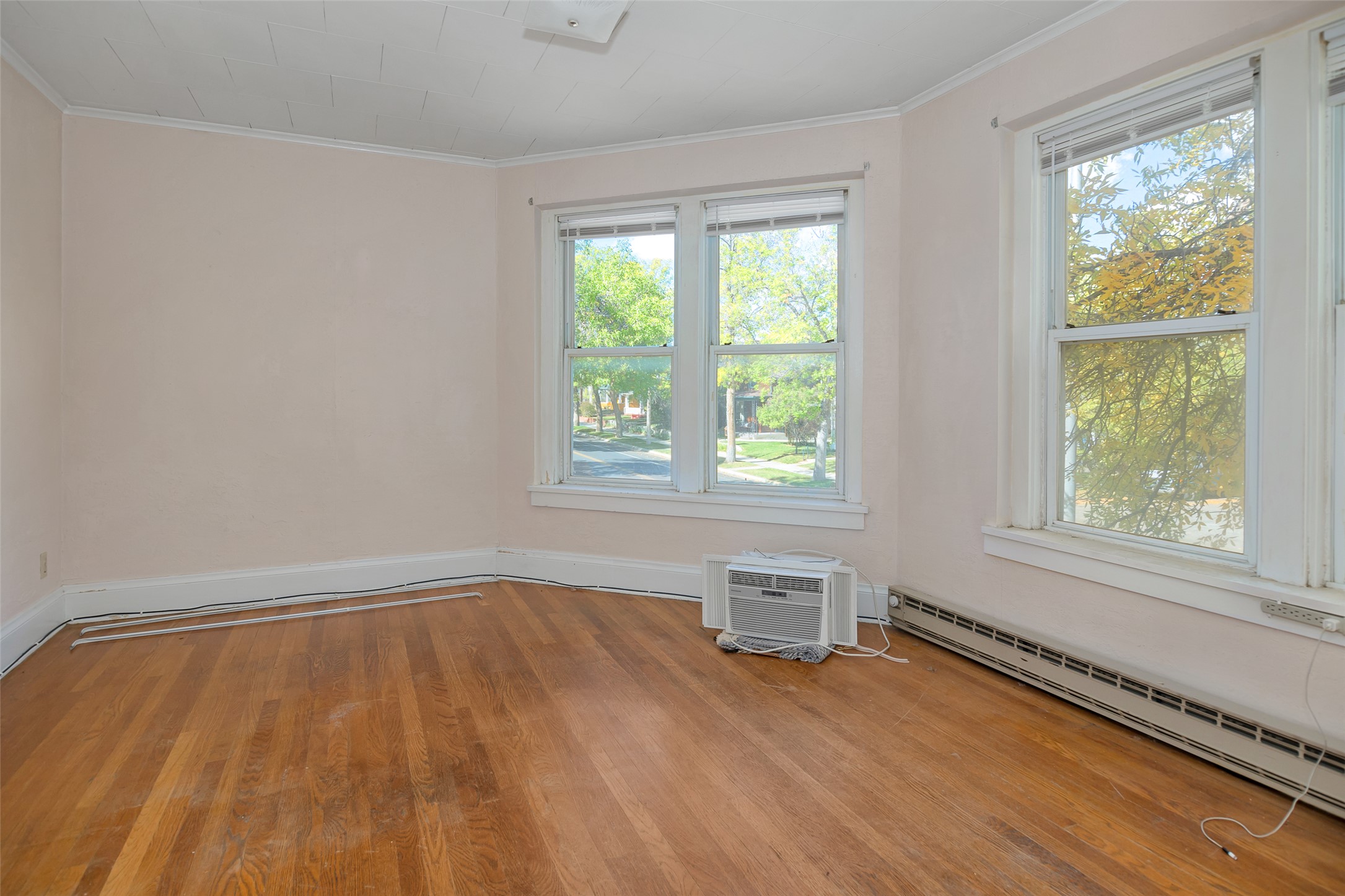 901/907 E 6th Avenue Property Photo 35