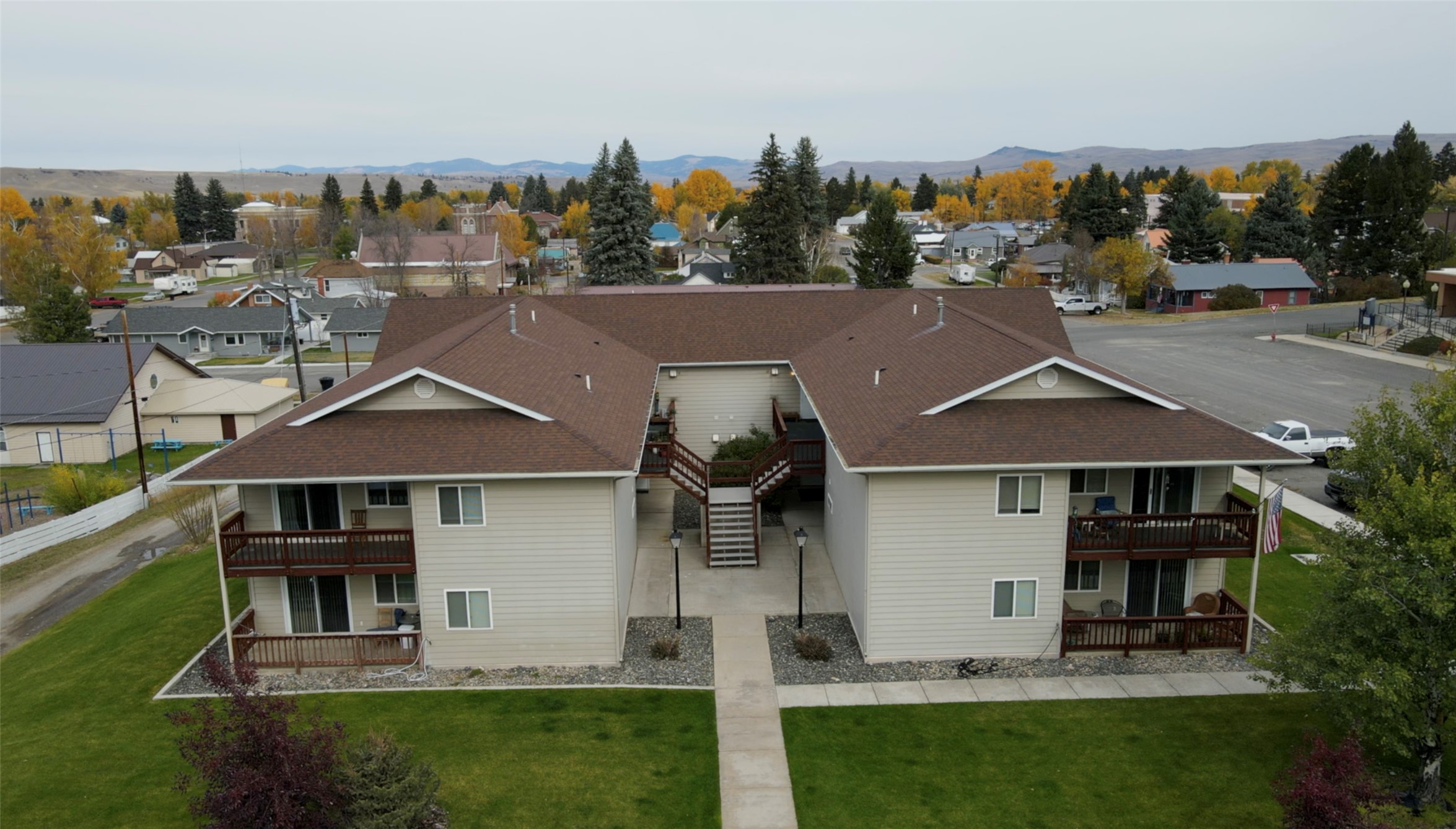 608 Clark Street Property Photo 8