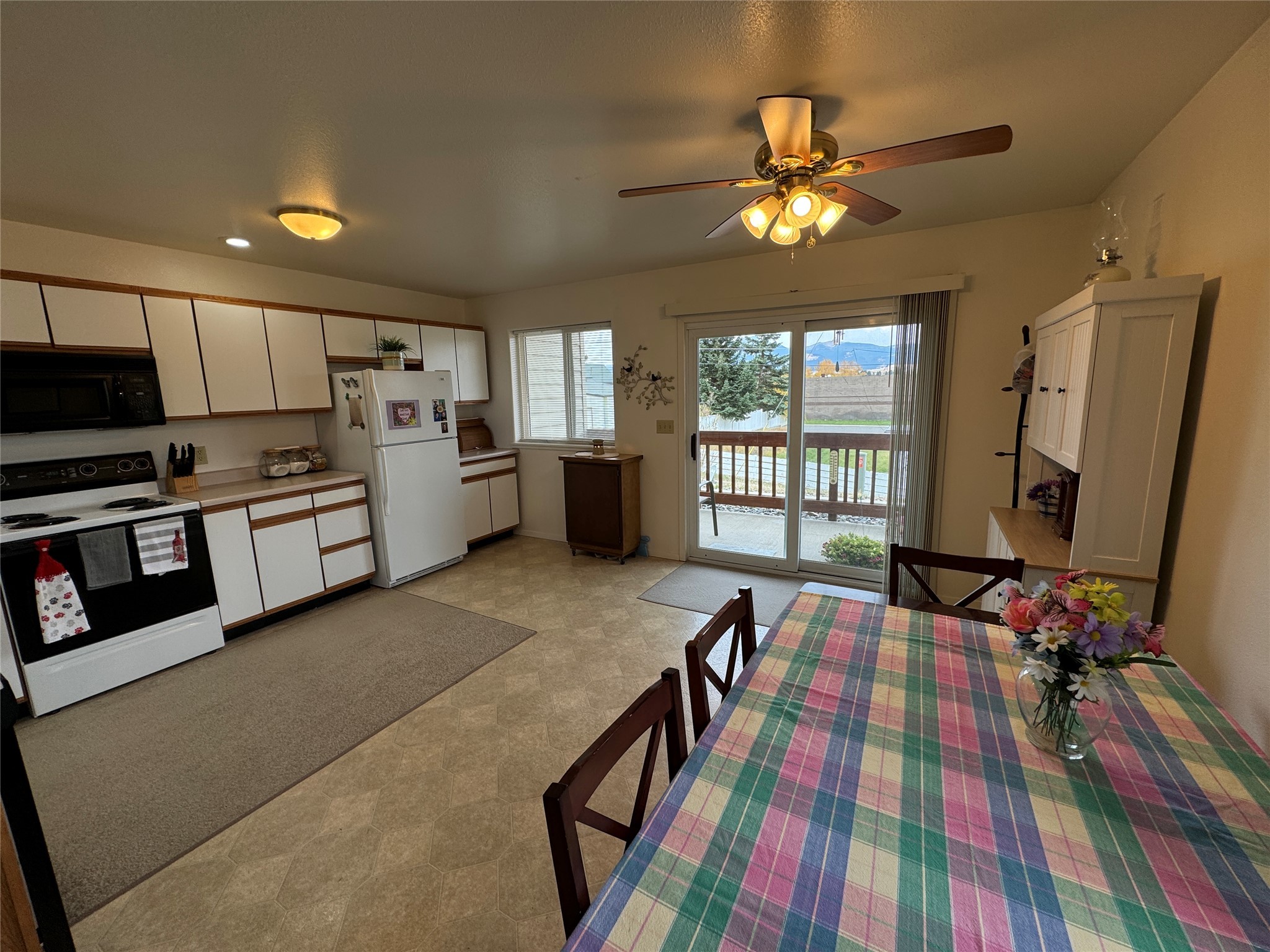 608 Clark Street Property Photo 18