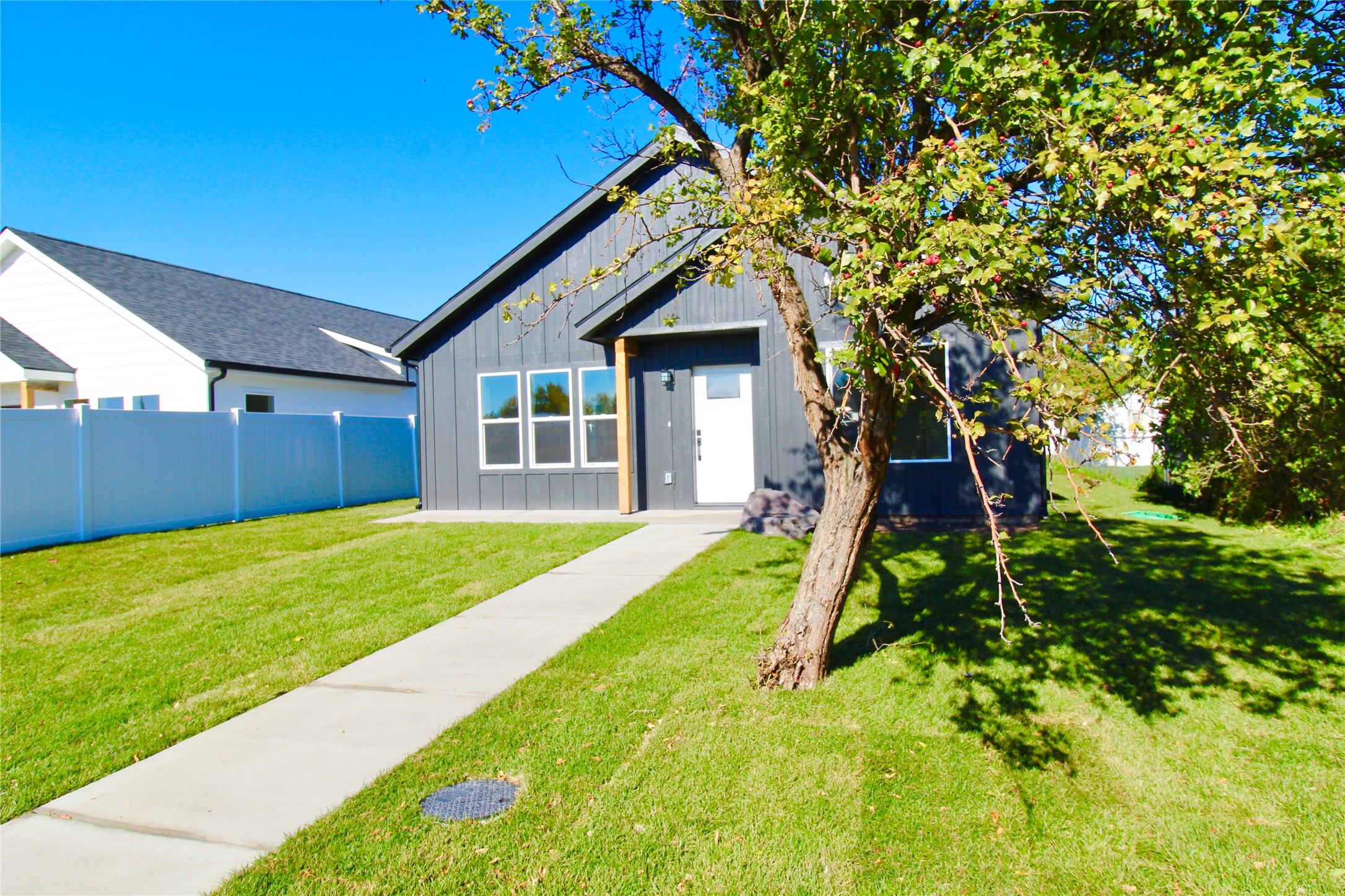 310 9th Avenue W Property Photo 2