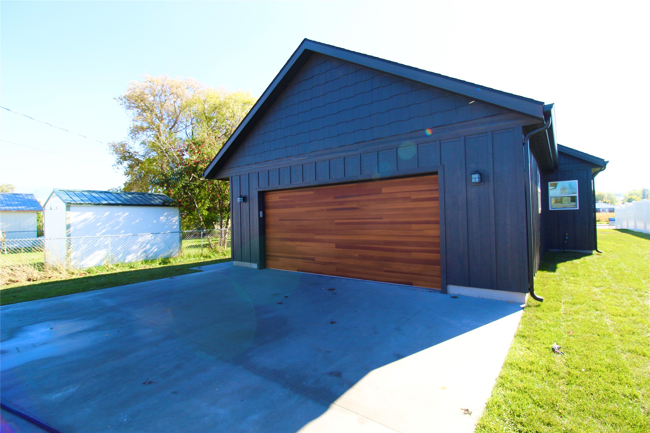 310 9th Avenue W Property Photo 5