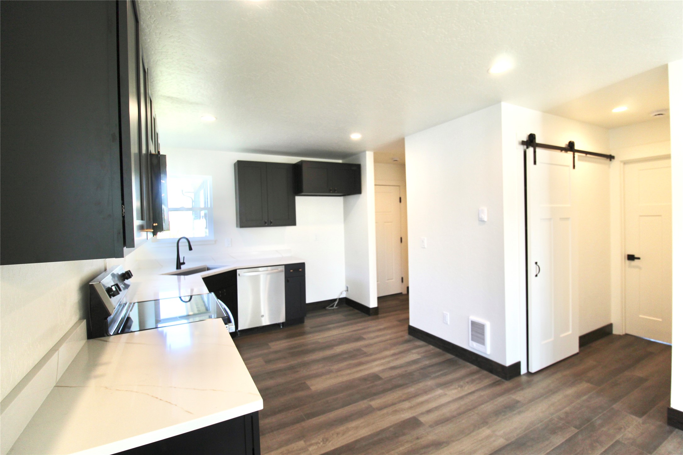 310 9th Avenue W Property Photo 10