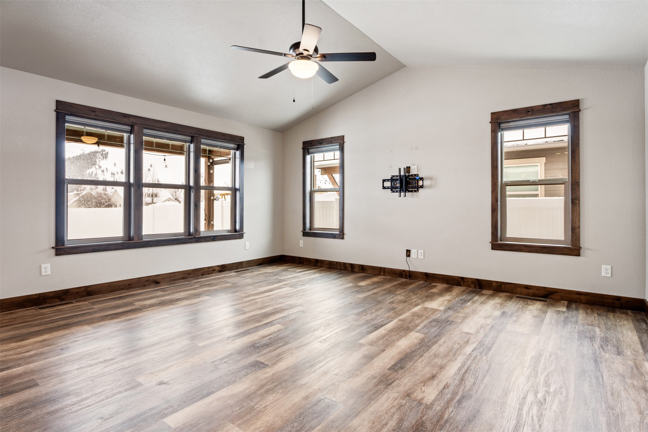 5692 Lonesome Dove Lane Property Photo 11