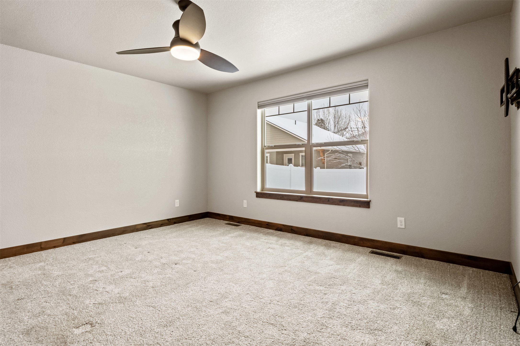 5692 Lonesome Dove Lane Property Photo 13