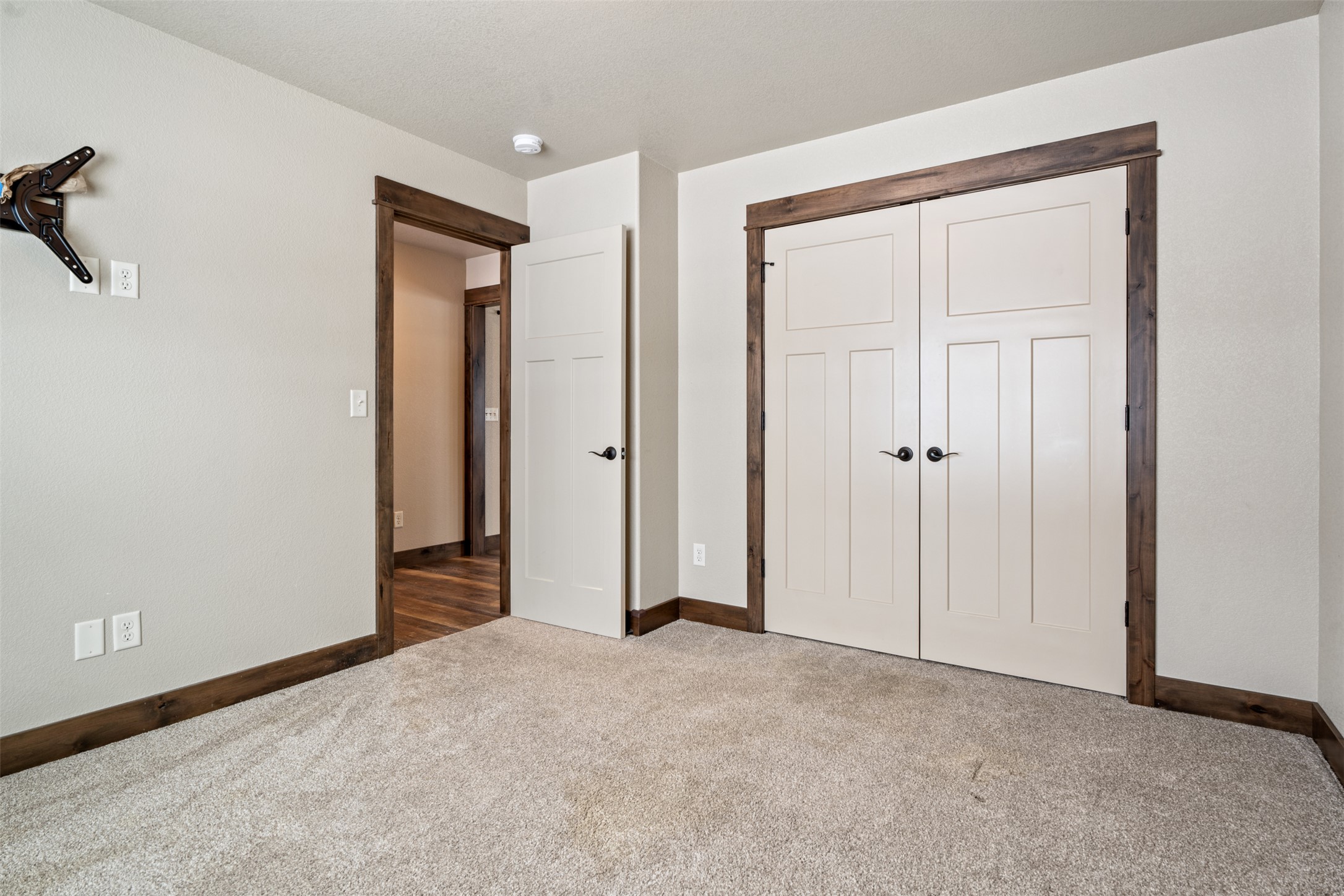 5692 Lonesome Dove Lane Property Photo 17