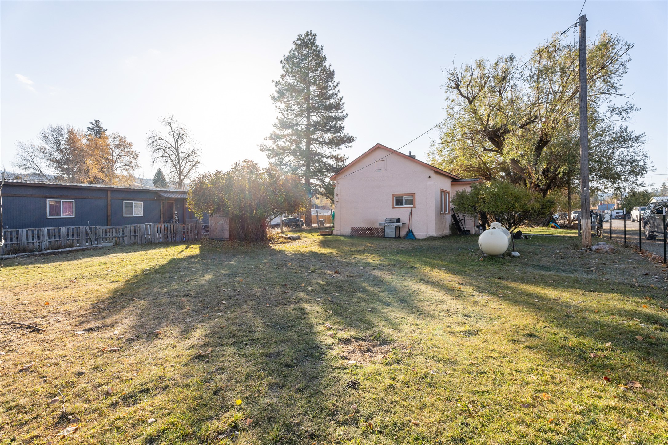 201 E Miles Avenue Property Photo 2