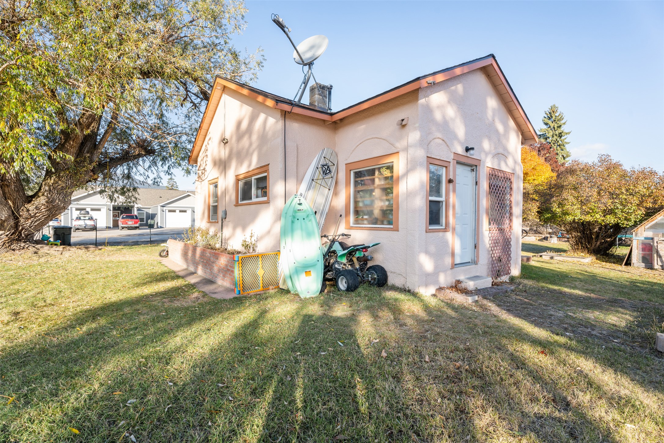 201 E Miles Avenue Property Photo 4