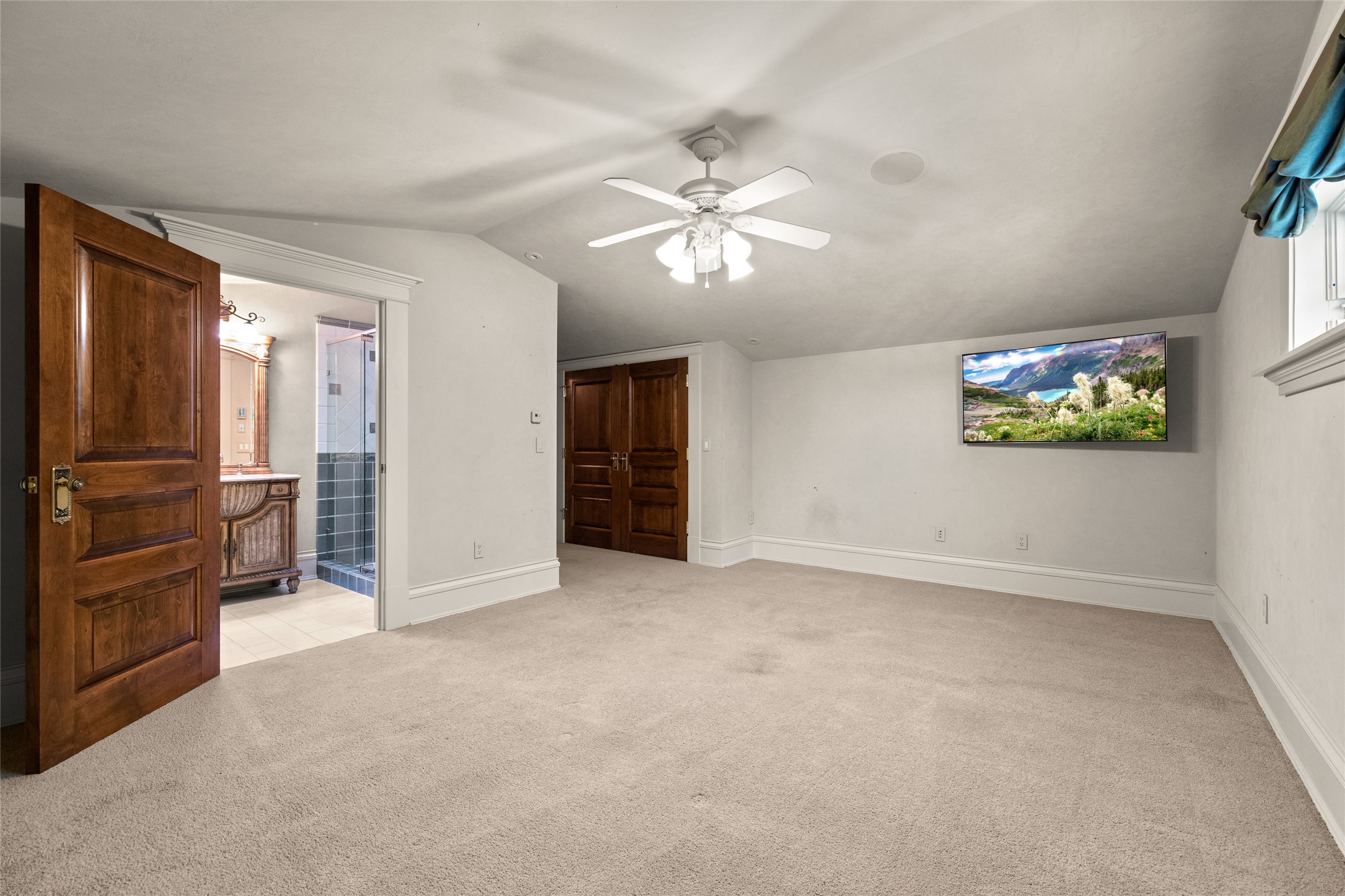 305 Columbia Avenue Property Photo 38