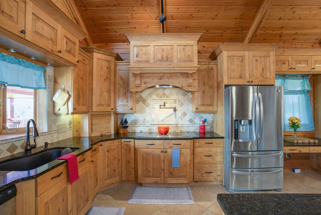 12555 Andrew Lane Property Photo 9