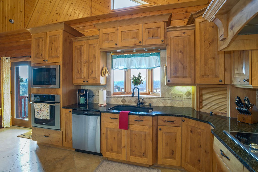 12555 Andrew Lane Property Photo 10