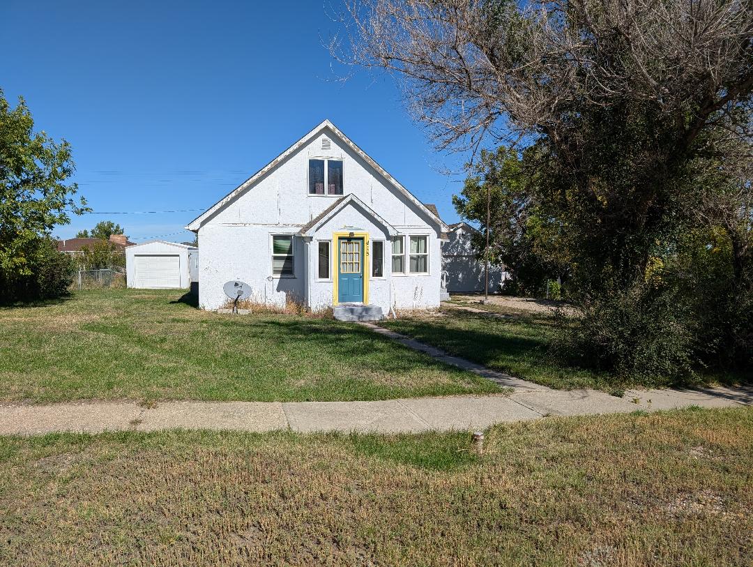 415 3rd Street S Property Photo 2