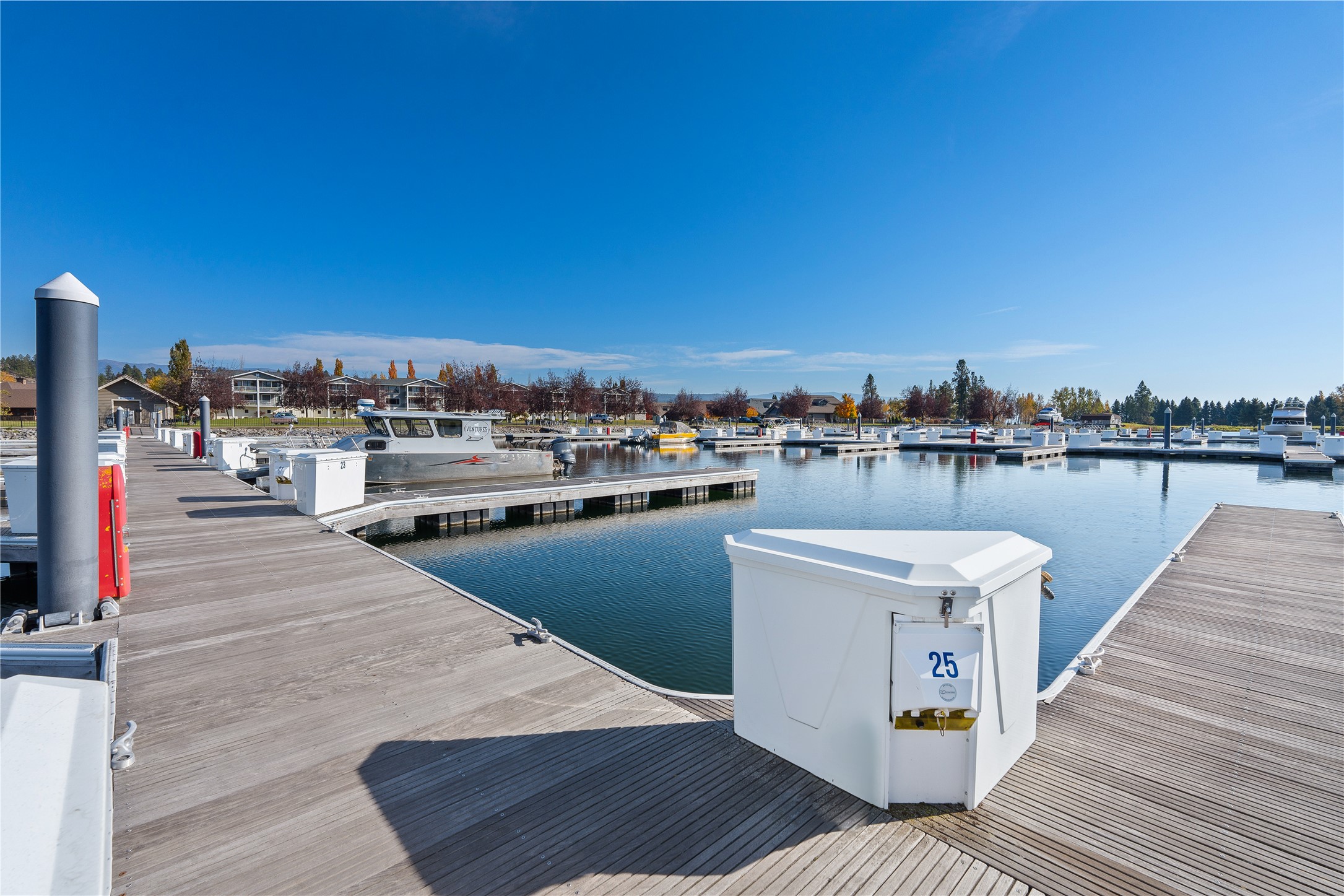 D-25 Eagle Bend Yacht Harbor, 35' Property Photo 3