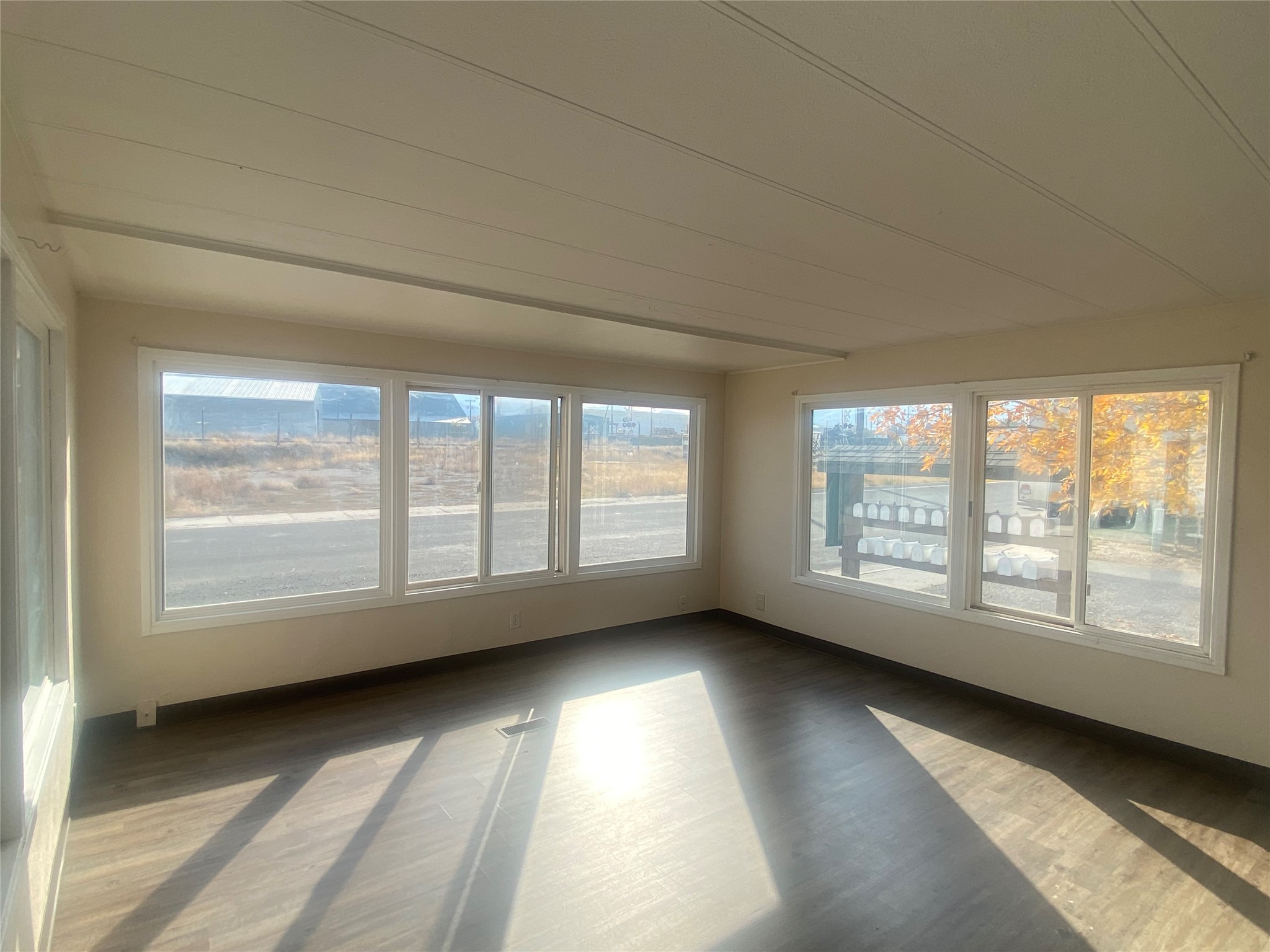 804 Phoenix Avenue 1c Property Photo 5