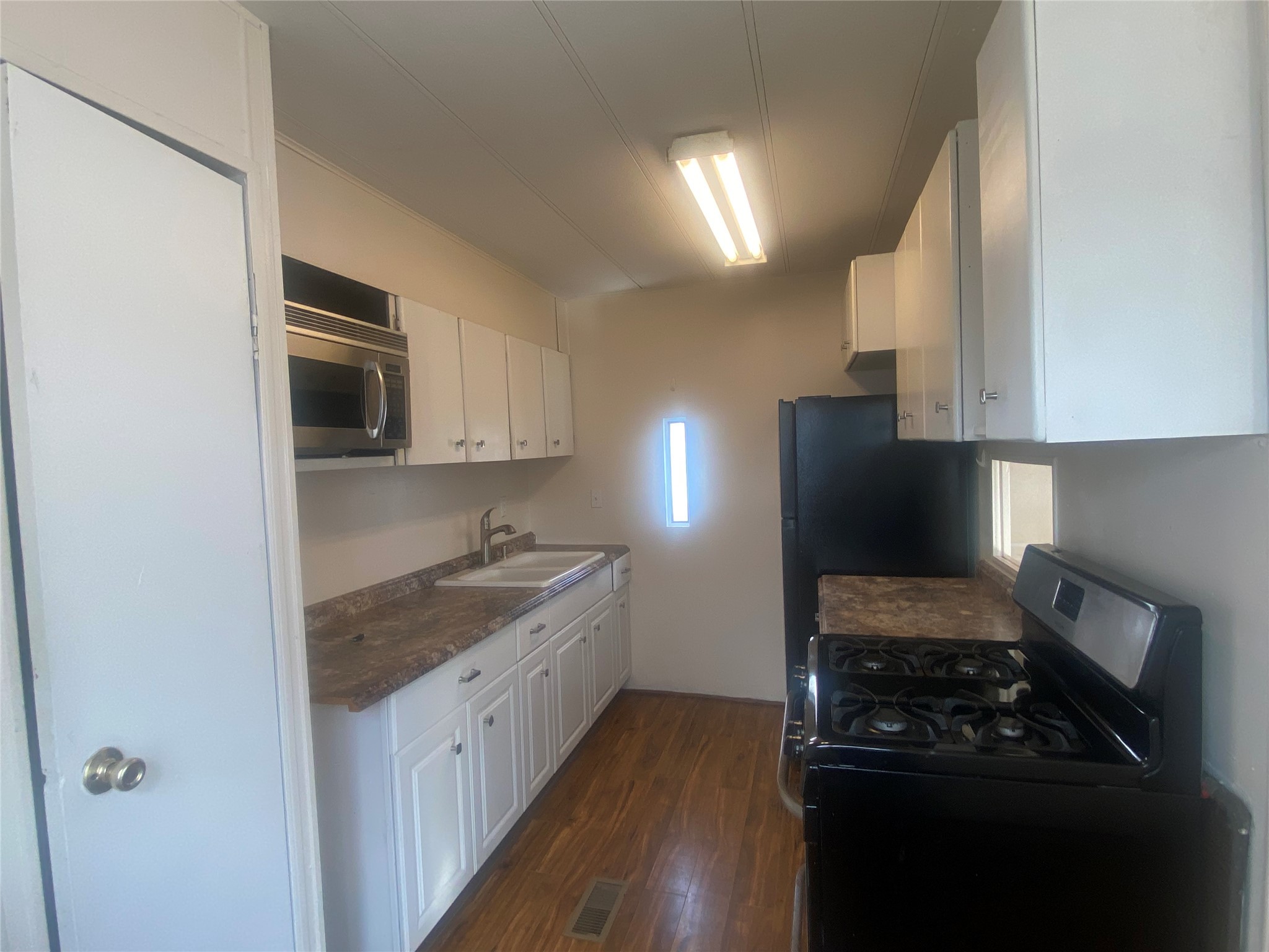 804 Phoenix Avenue 1c Property Photo 8