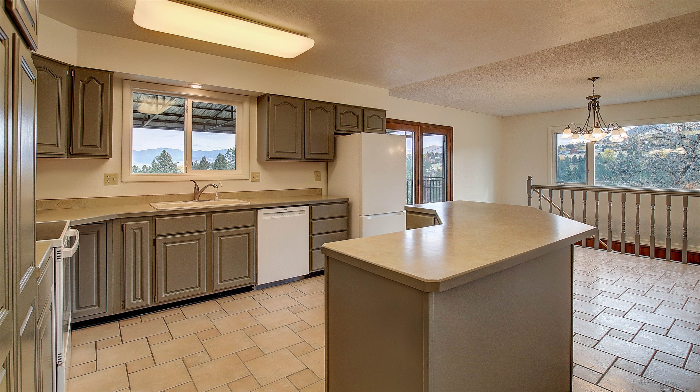 3450 Ravenwood Lane Property Photo 3