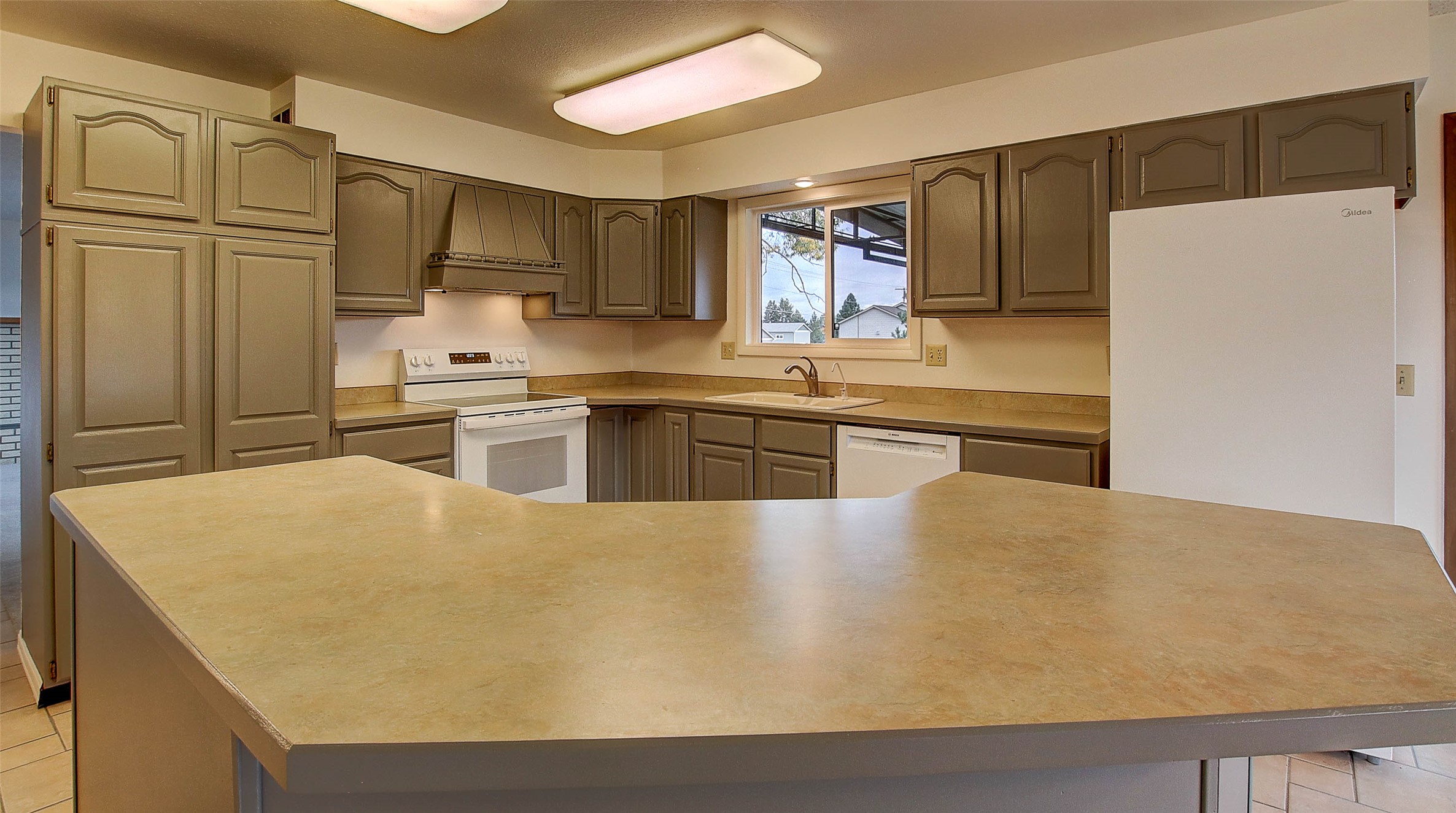 3450 Ravenwood Lane Property Photo 5