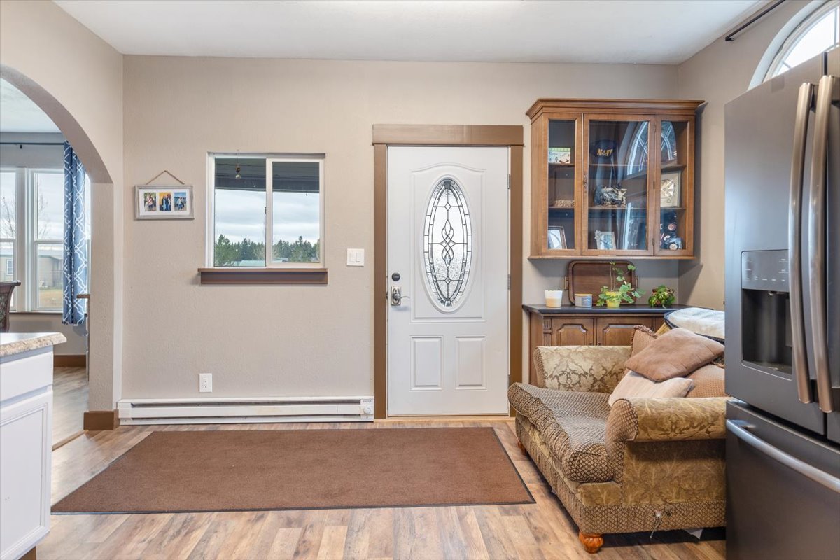 201 Narrow Way Property Photo 4