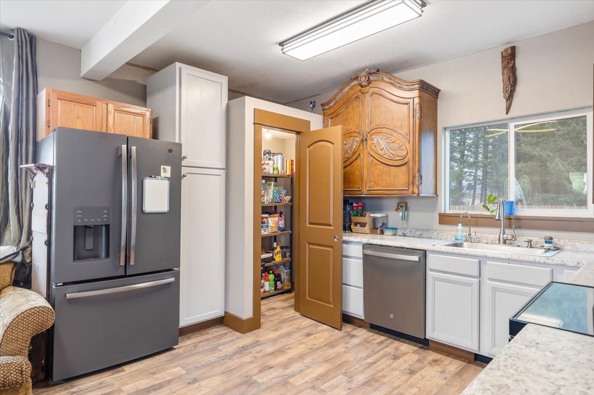 201 Narrow Way Property Photo 8