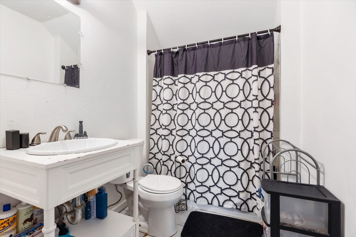 201 Narrow Way Property Photo 13