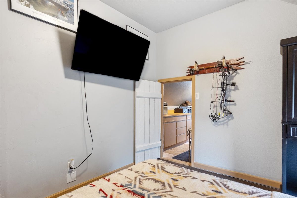 201 Narrow Way Property Photo 32