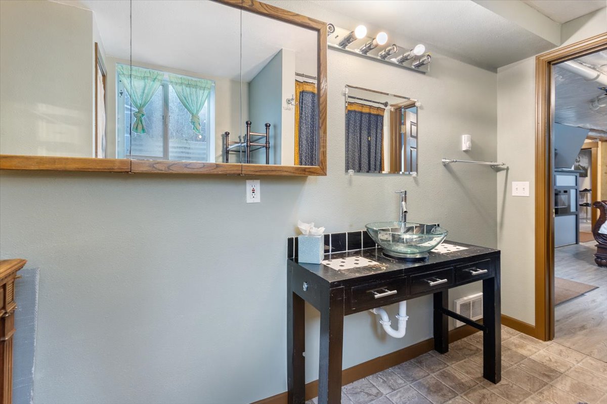 201 Narrow Way Property Photo 38