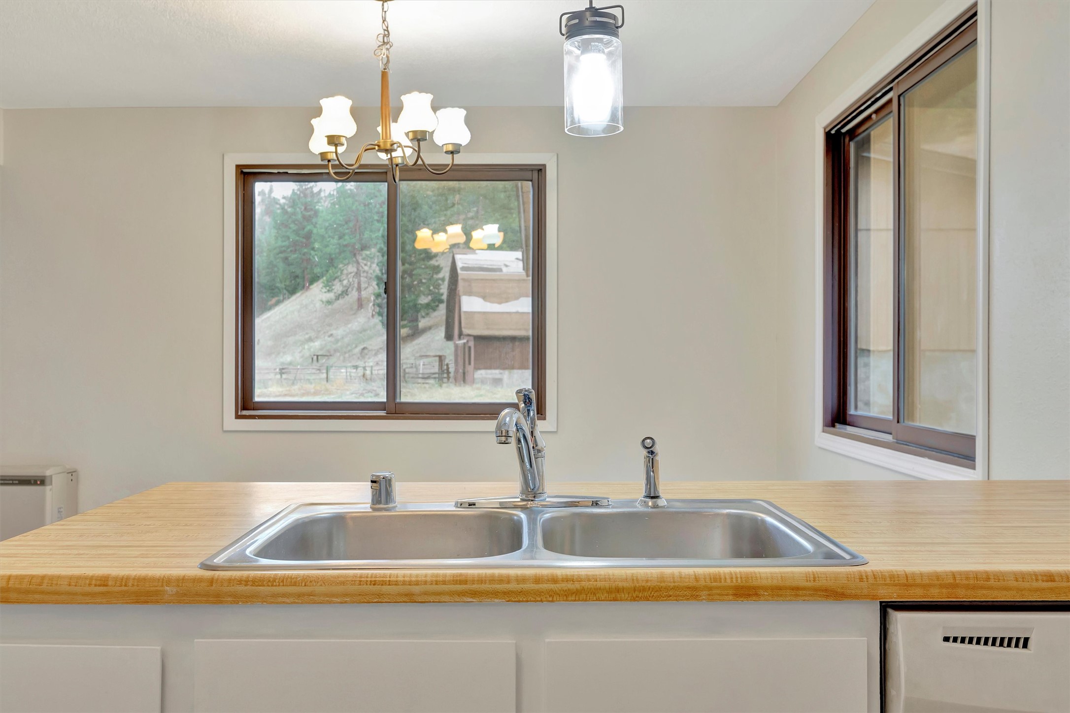 20622 Us Highway 10 E Property Photo 9
