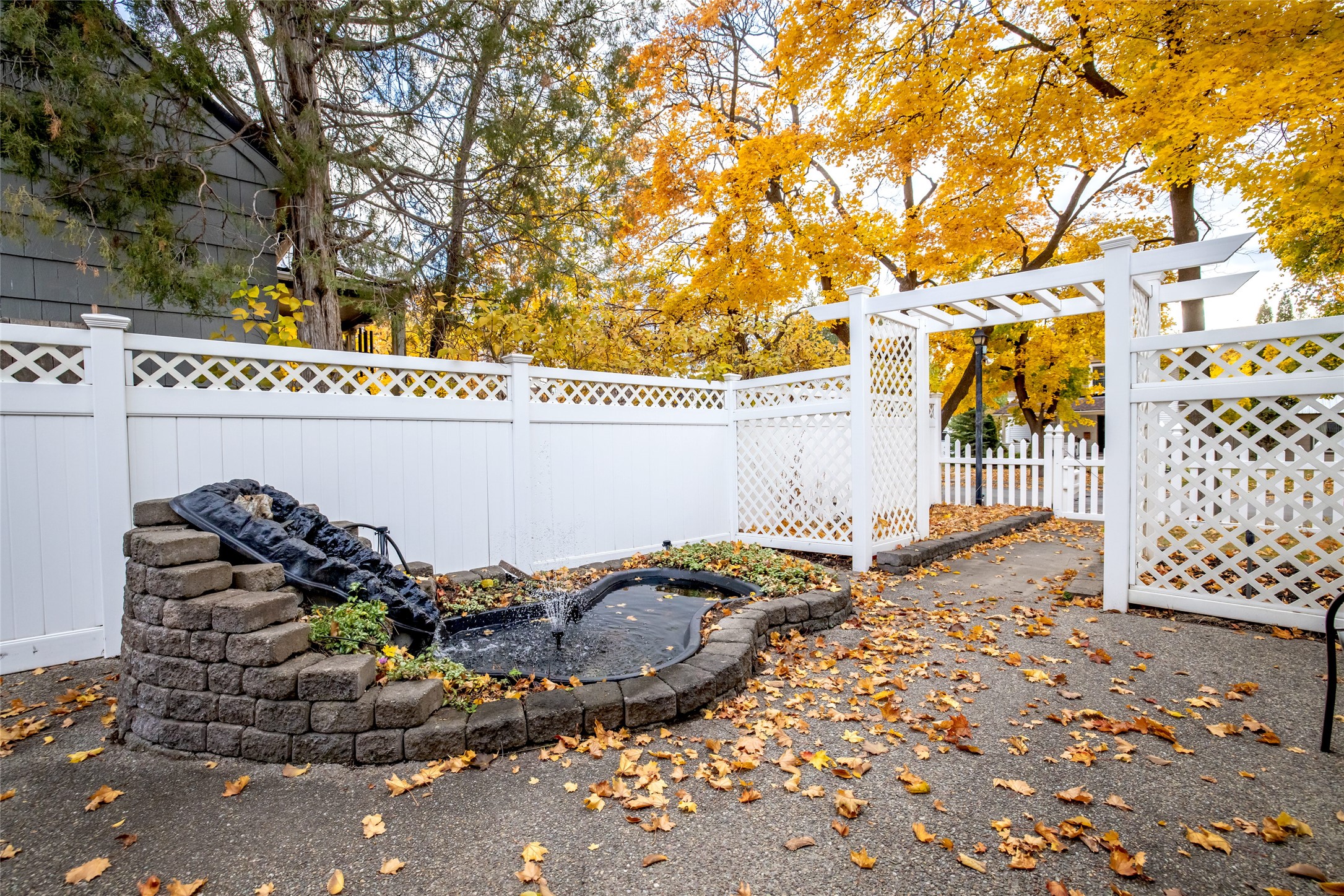 411 3rd Avenue E Property Photo 9