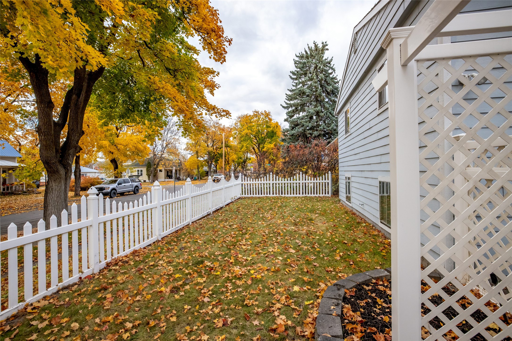 411 3rd Avenue E Property Photo 11