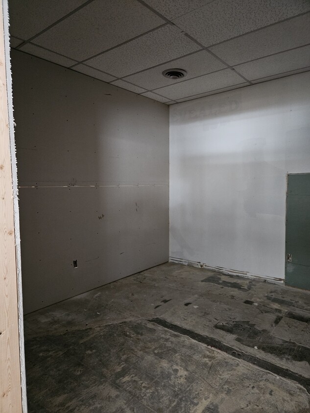 18 4th Street N Property Photo 30