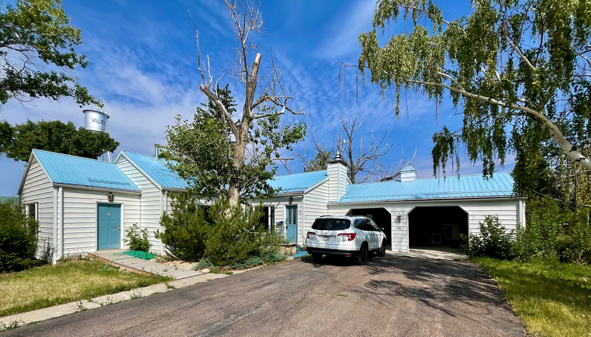 301 Illinois Avenue Property Photo