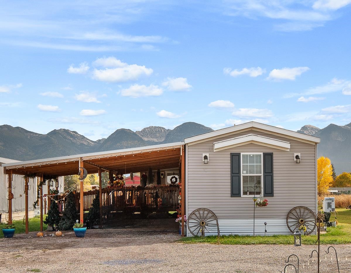 1040 Round Butte Road 34