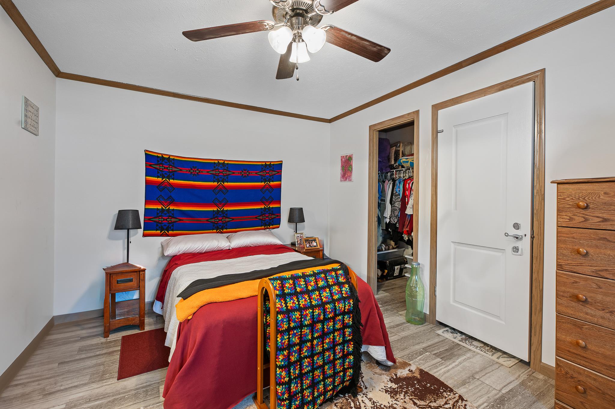 1040 Round Butte Road 34 Property Photo 15