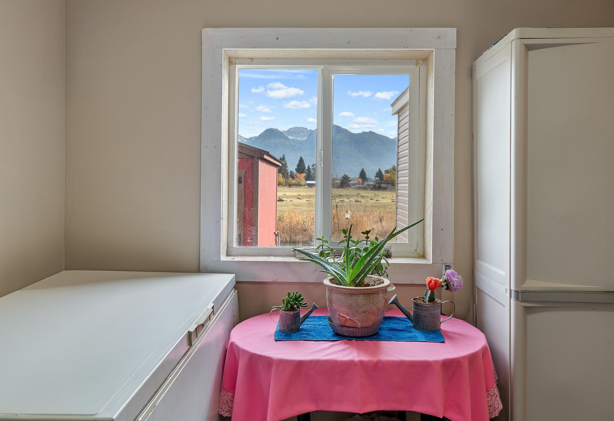 1040 Round Butte Road 34 Property Photo 24