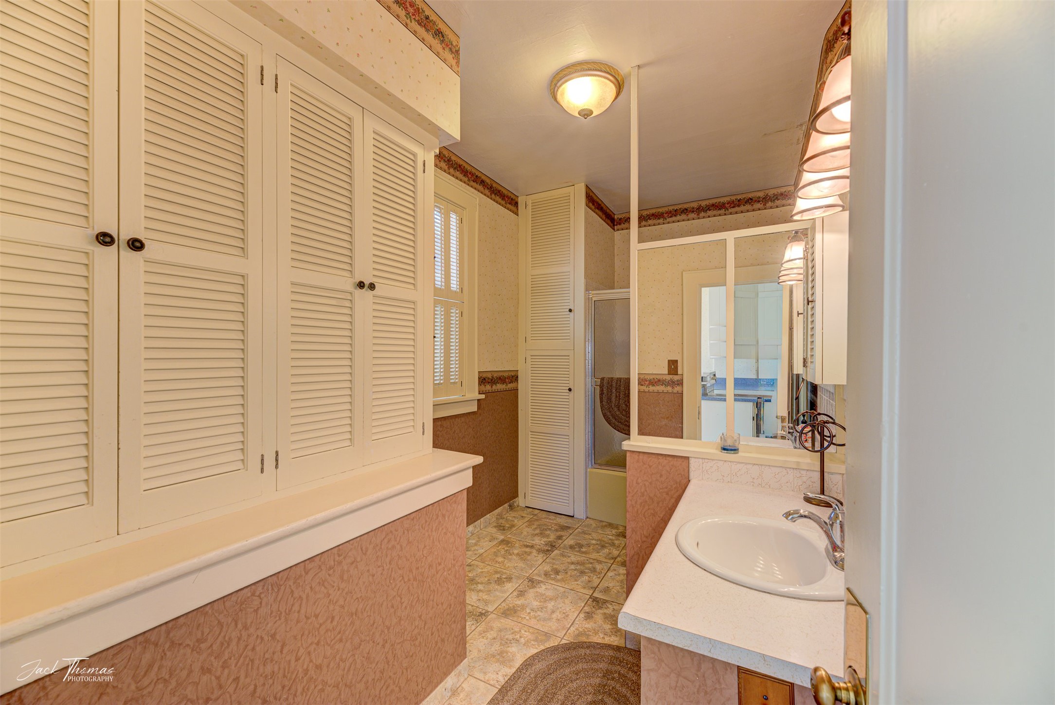 132 N Walnut Street Property Photo 32