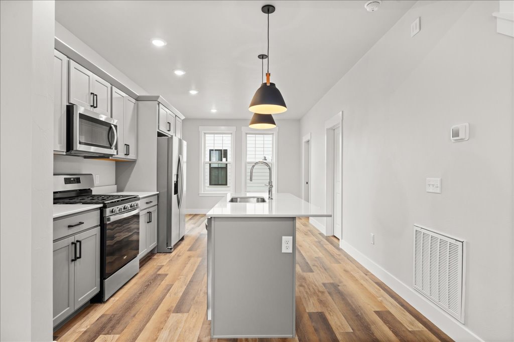 2830 Berwin Street Property Photo 4