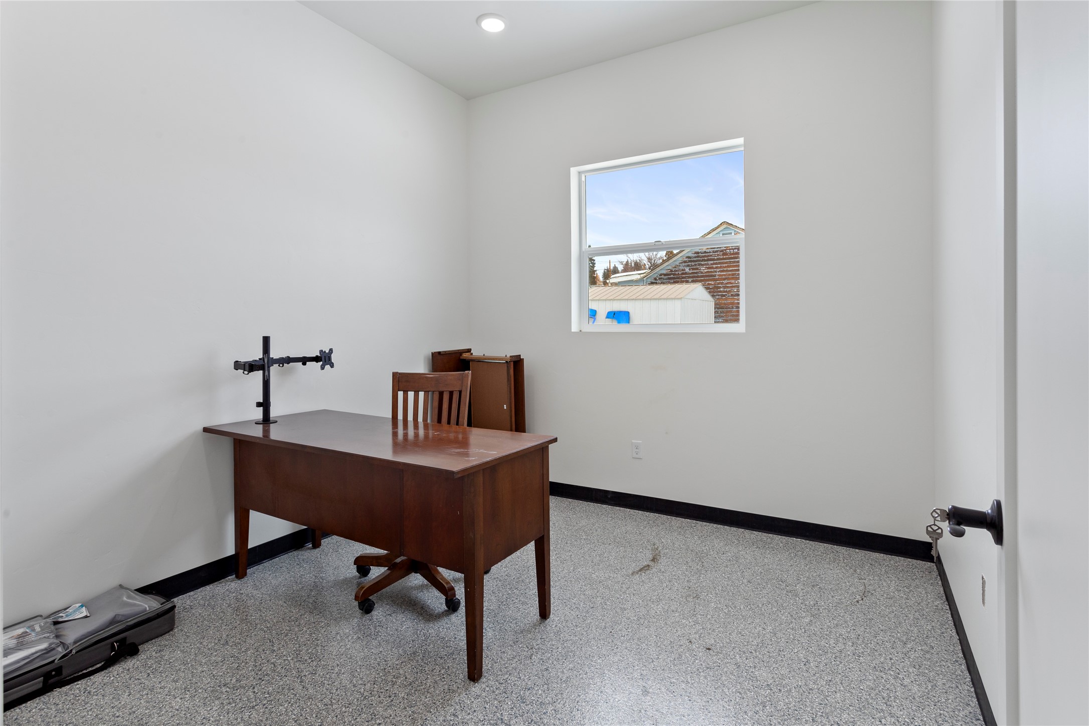 900 S Washington Street Property Photo 11