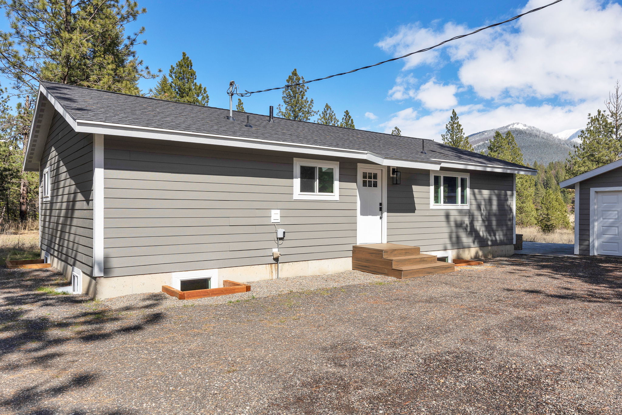 5975 Candlewick Lane Property Photo 4
