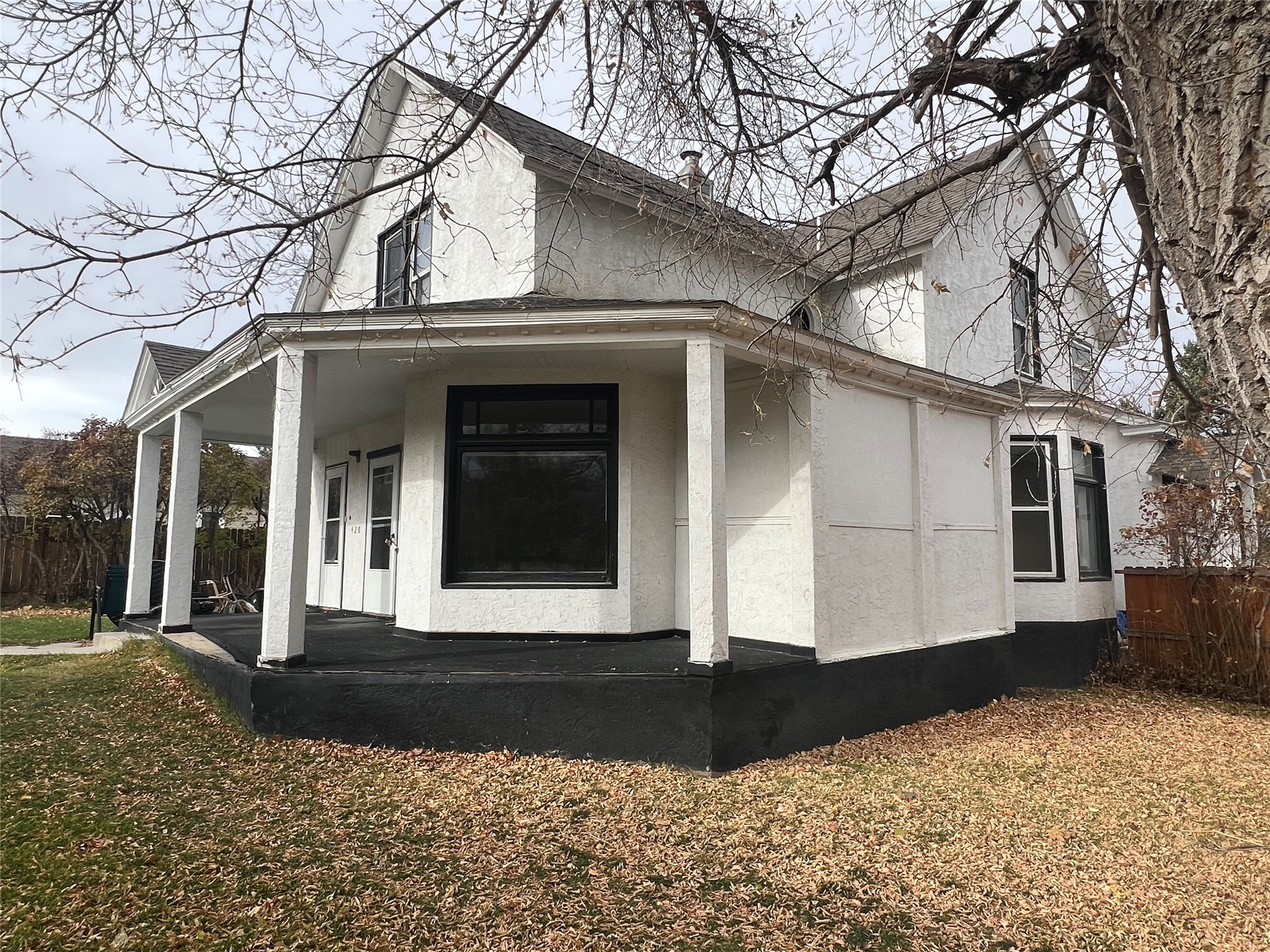 420 Knight Street Property Photo 1